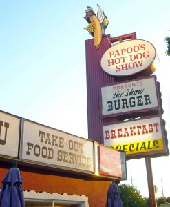 papoos hot dog show sign 2010 Anna B RetroRoadmap.com papoos hot dog show sign 2010 Anna B RetroRoadmap.com