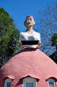 Mammy's Cupboard Natches MS Shaped Like a Lady