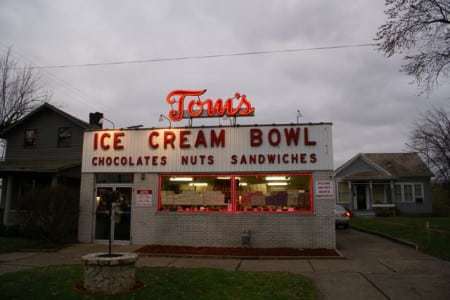 Tom’s Ice Cream Bowl Zanesville OH – A Rick (Sebak) Pick! – Retro Roadmap