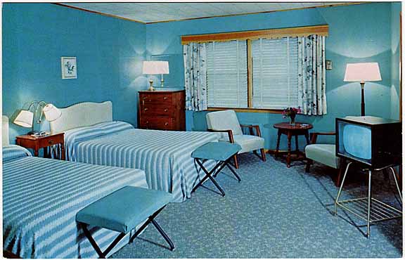 Heidis Inn Brewster NY Vintage Postcard Room Ineterior