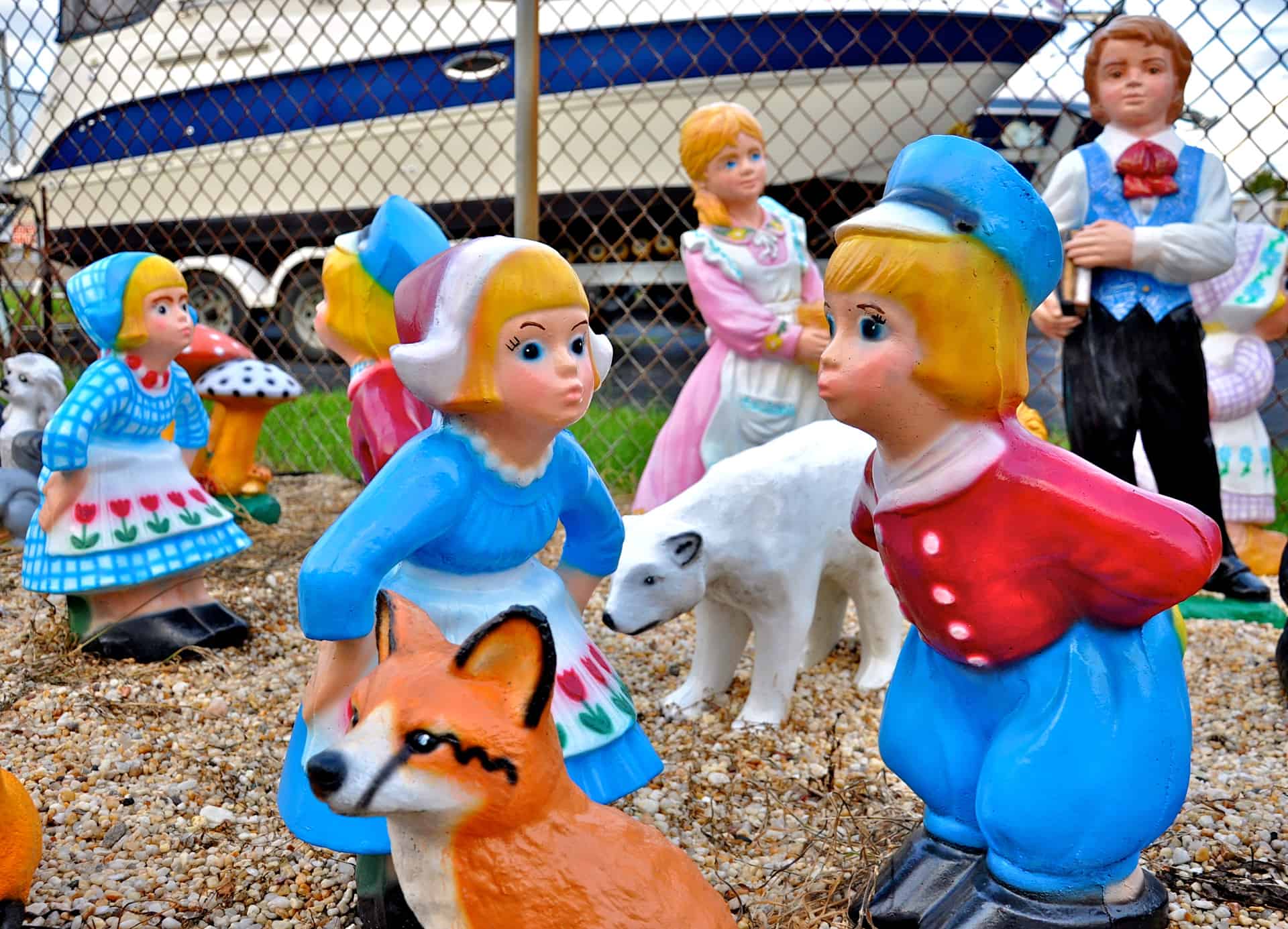 snow white concrete lawn ornaments