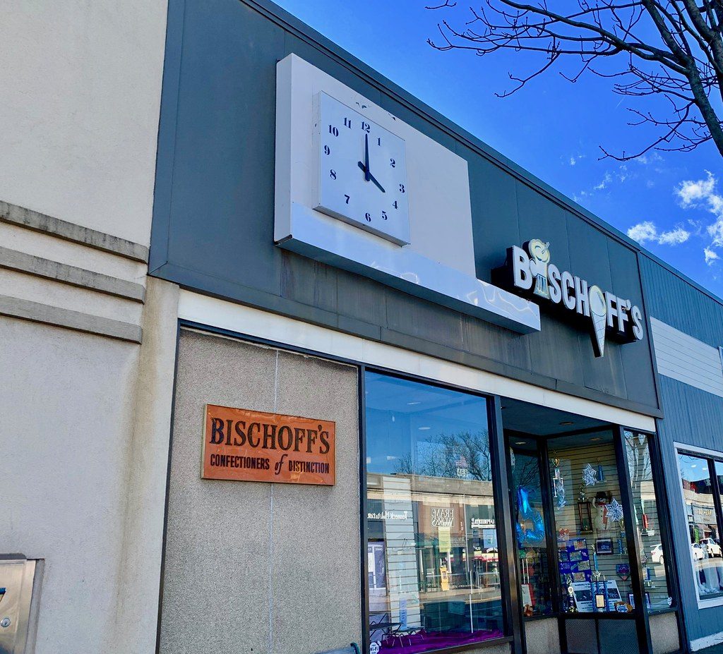 Bischoffs Teaneck Retro Roadmap exterior front